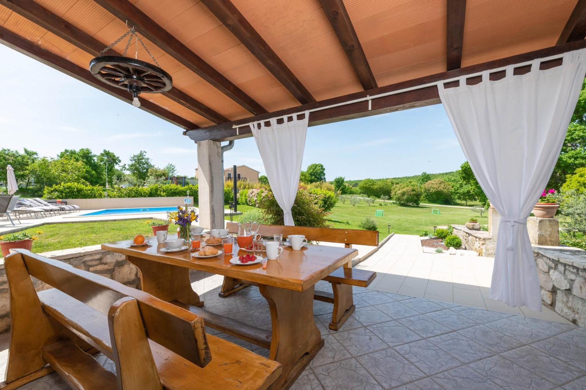 Casa Ivanovac With Pool And Large Front Yard Raša 외부 사진